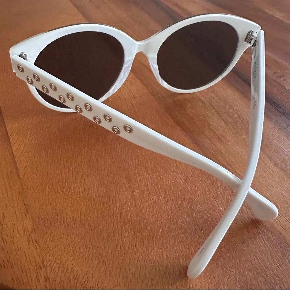ALAIA
Novelty Women's White Sunglasses - Picture 5 of 8